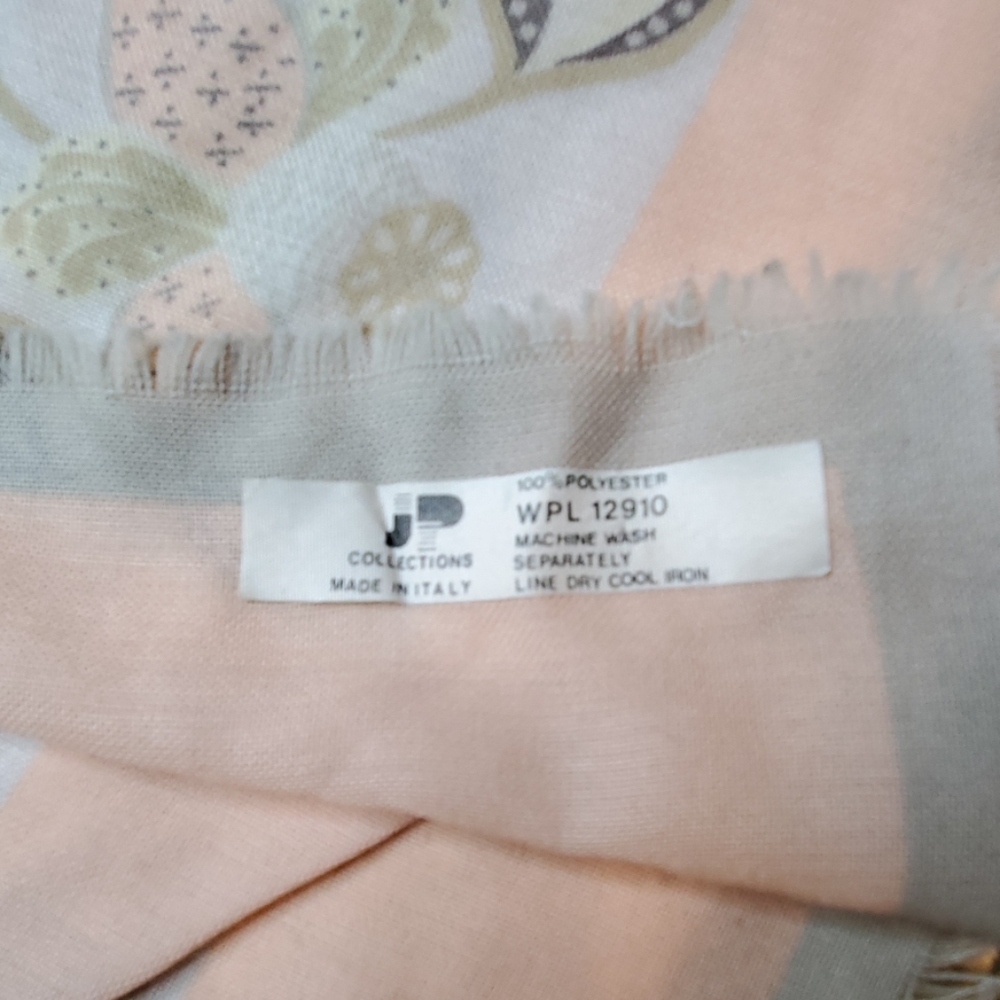 Italian Scarf - Picture 2 of 2